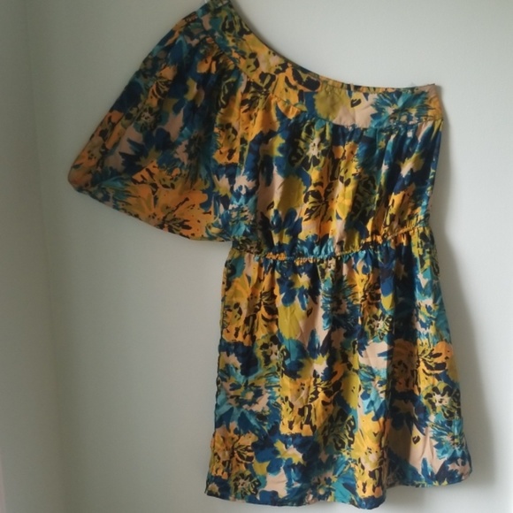 Angie Dress - Size M - Picture 6 of 6